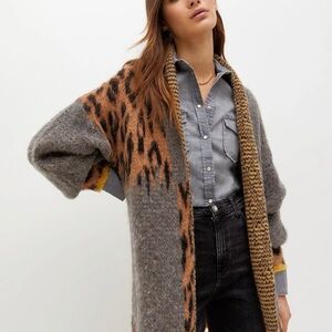 NWT Tribal Leopard Gray and Brown Jackard Cardigan